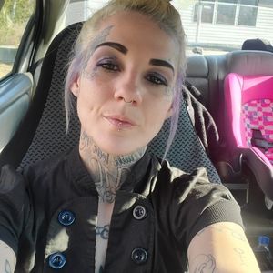 Meet your Posher, Holley